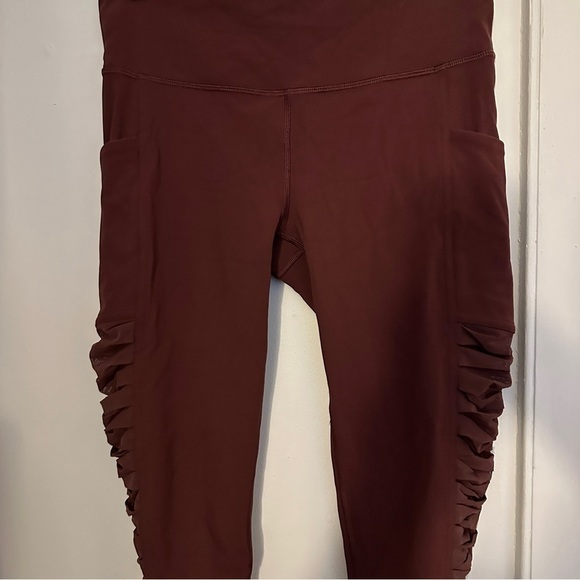 Lululemon Sharp Turns Crop 17" Redwood size 6 W6AMES - Picture 4 of 7